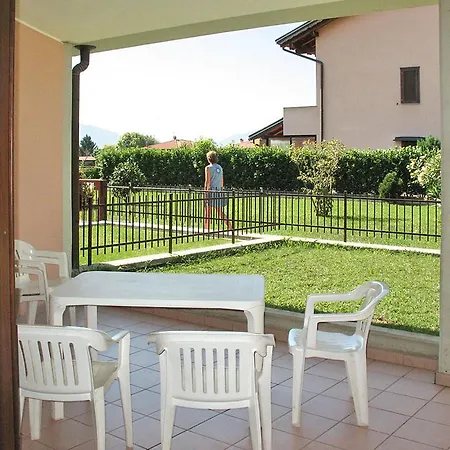Res. Vigna Del Lago 126s Holiday home *